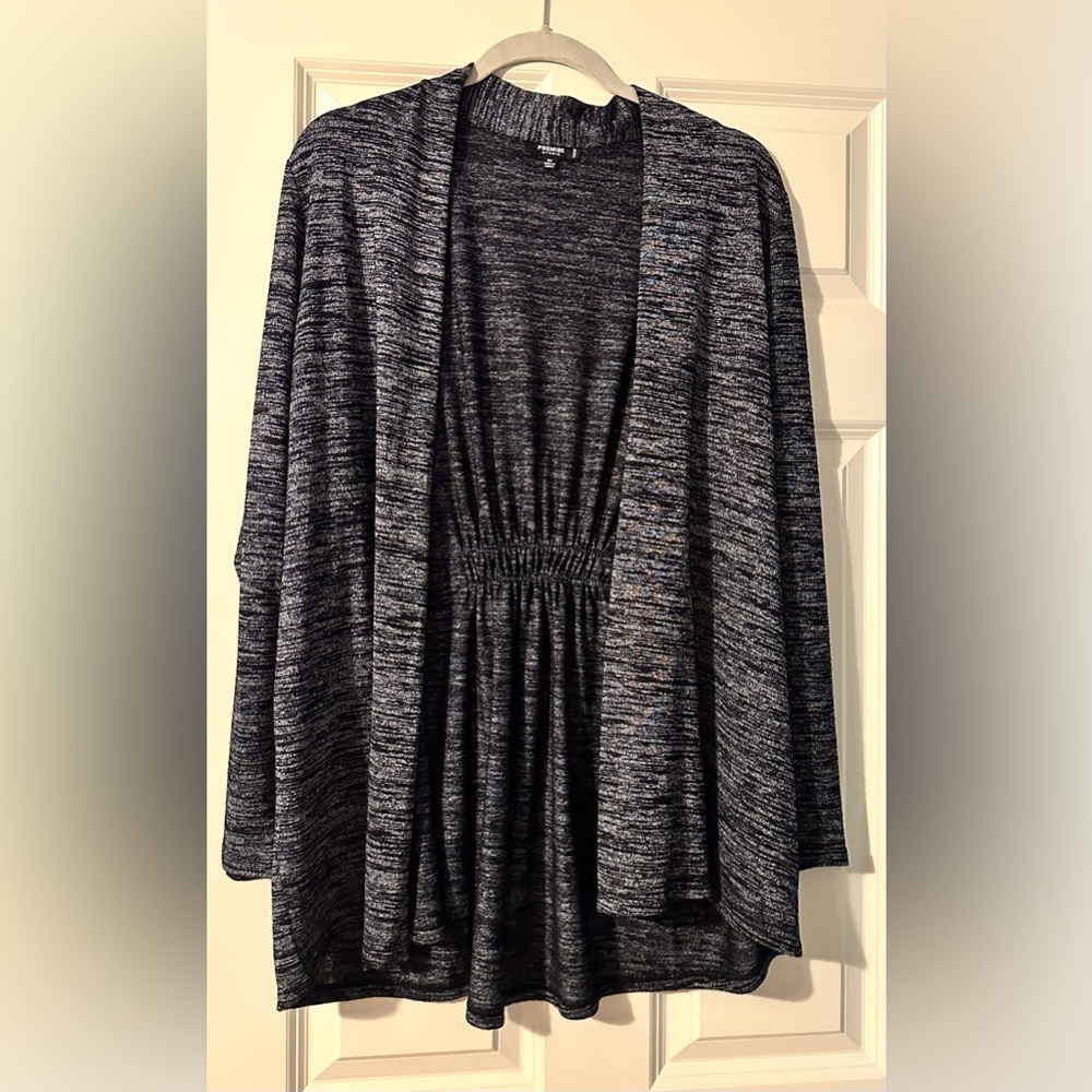 Premise Studios black/white cardigan. Like new condition. Long sleeves. Size 0X.